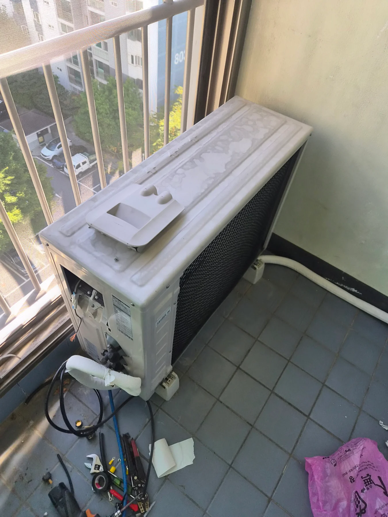 고양시 강선마을 8단지 아파트 삼성 스탠드 실외기 연결부 작업 사진